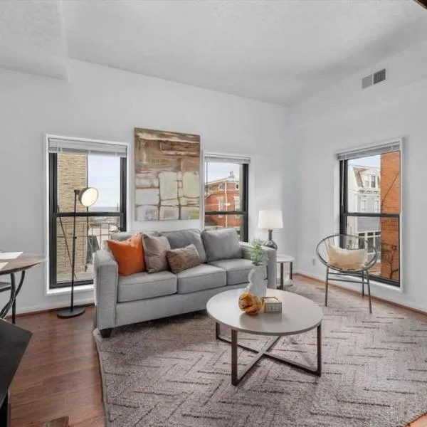 Stylish Mt Adams 1BR in great location，位于辛辛那提的酒店