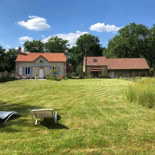 Maison au milieu des bois et des animaux，位于Jouy-le-Potier的酒店