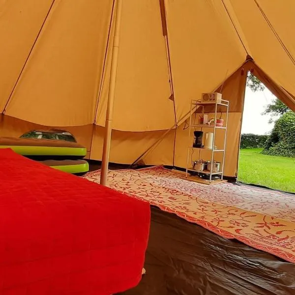 Sfeervolle Tipi tent dicht bij de kust.，位于艾格蒙宾能的酒店