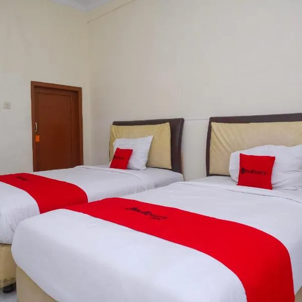 RedDoorz Syariah near Alun Alun Wonosari，位于Karangwetan的酒店