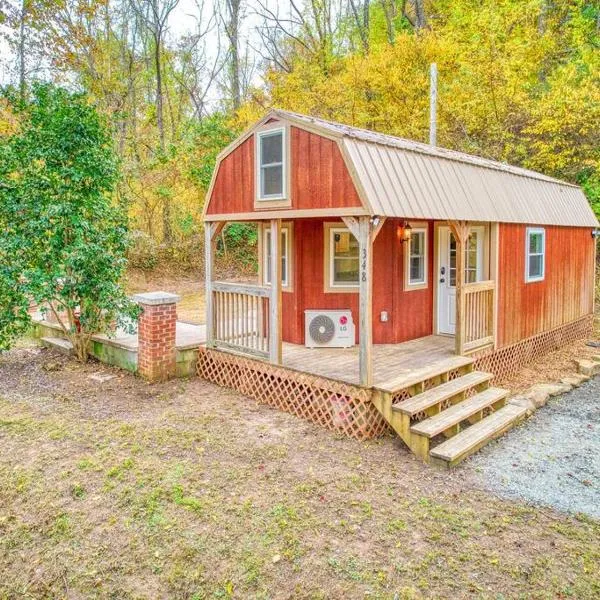 Casey Paradise Tiny Home Mountain Retreat，位于Cullowhee的酒店
