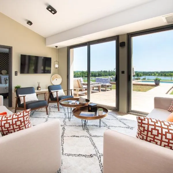 La Villa face au Lac，位于Saramon的酒店