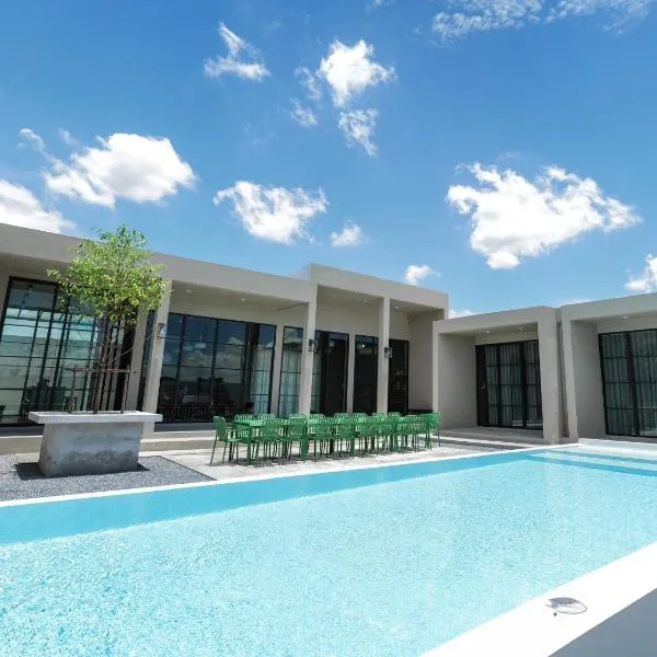 holiday fever x the pool，位于Ban Sap Noi的酒店