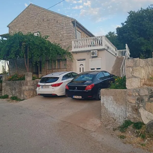 Jovanluka apartman studio nadomak Arslanaginića mosta，位于Gradina的酒店