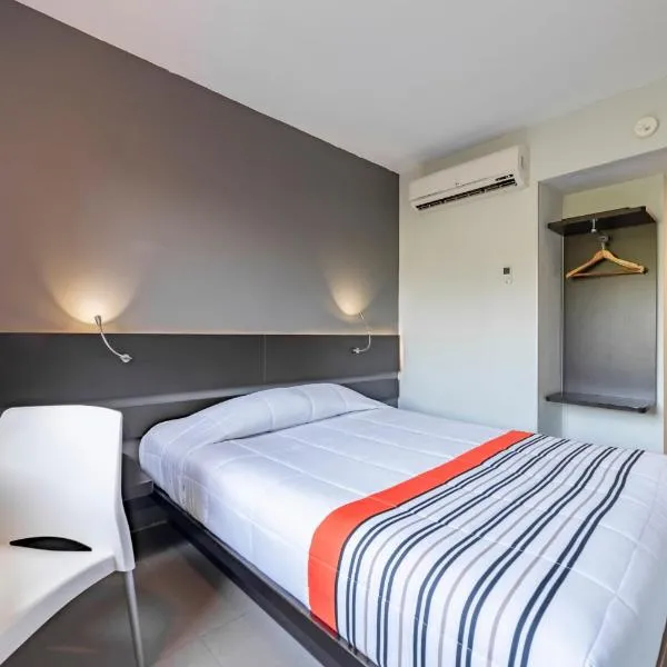 City Express Junior by Marriott Ciudad del Carmen Aeropuerto，位于卡门城的酒店