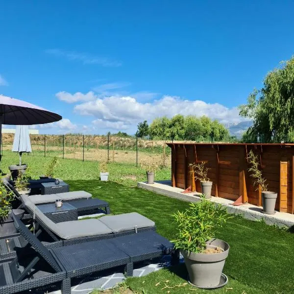 MAS GABELYS superbe vue SAINTE VICTOIRE jardin terrasse et piscine，位于特雷斯的酒店