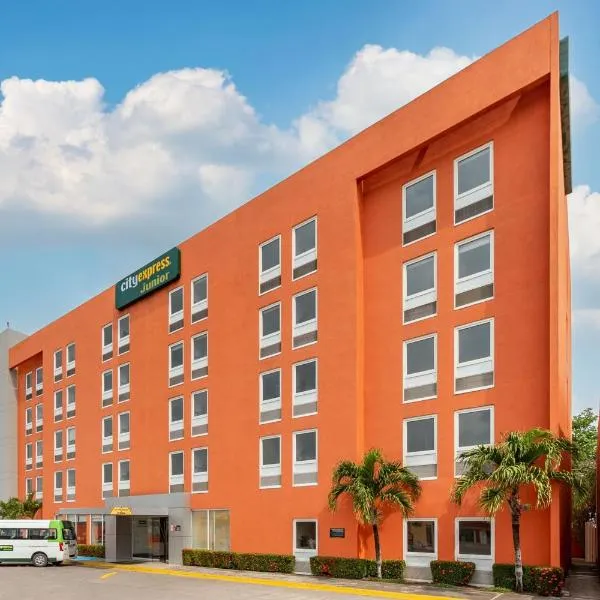 City Express Junior by Marriott Veracruz Aeropuerto，位于Caños de Santa Rita的酒店