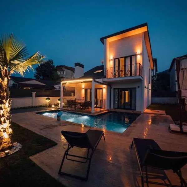 Villa Karam，位于科贾埃利的酒店