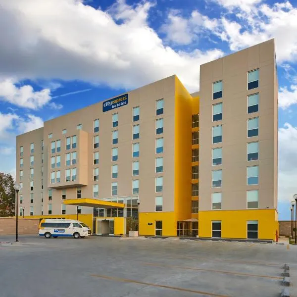 City Express by Marriott Ensenada，位于Playa del Estero的酒店