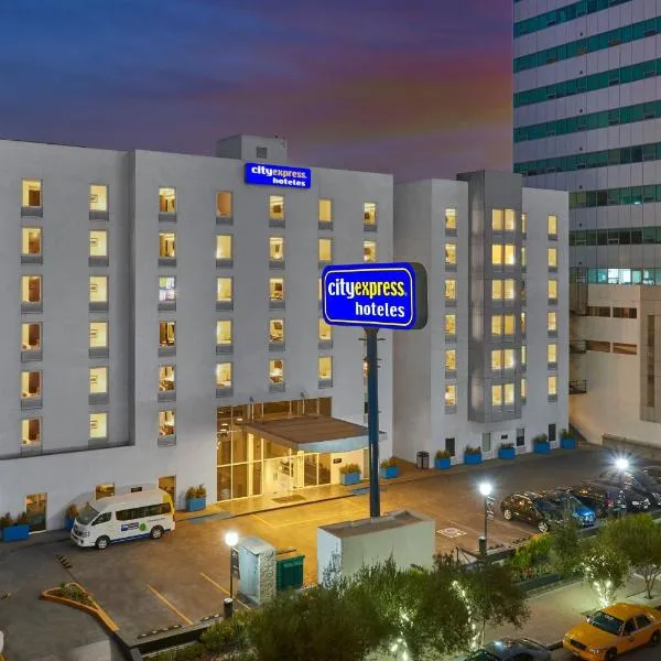 提华纳里约城市快捷酒店，位于Agua Caliente的酒店
