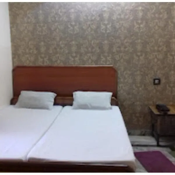 Hotel Shree Ganesh, Jhansi，位于占西的酒店