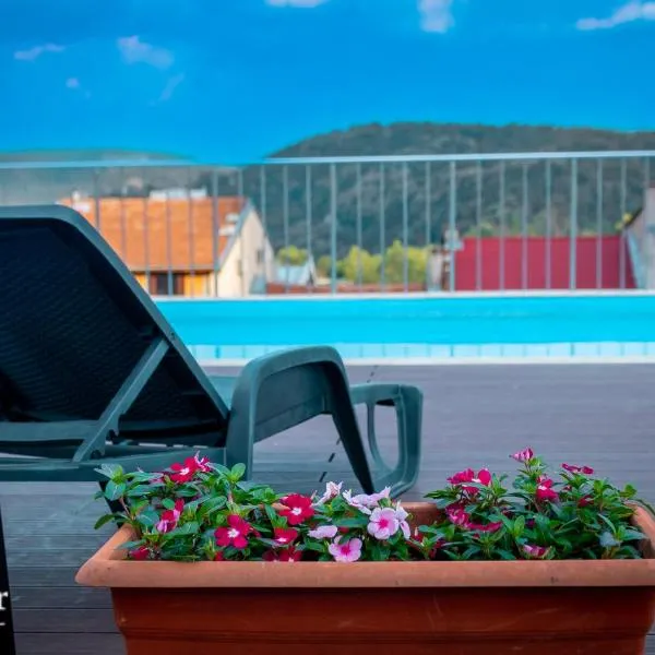 Hotel Premier - Veliko Tarnovo City Center, Panorama View,位于大特尔诺沃的酒店