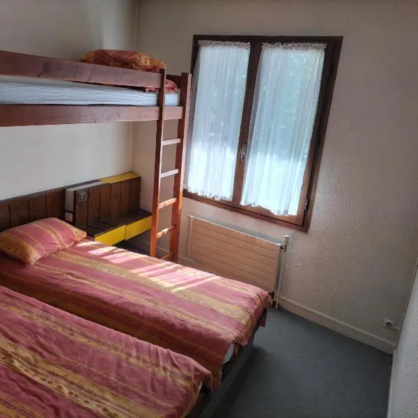Chambre Triple avec Salle de Bains Privative 2，位于瓦卢伊斯的酒店