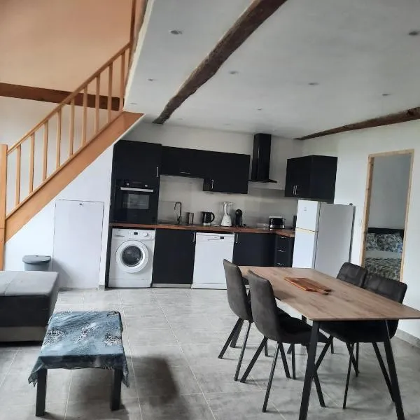 Chez Line et Pierre: Appartement spacieux, lumineux et équipé，位于Durban-sur-Arize的酒店