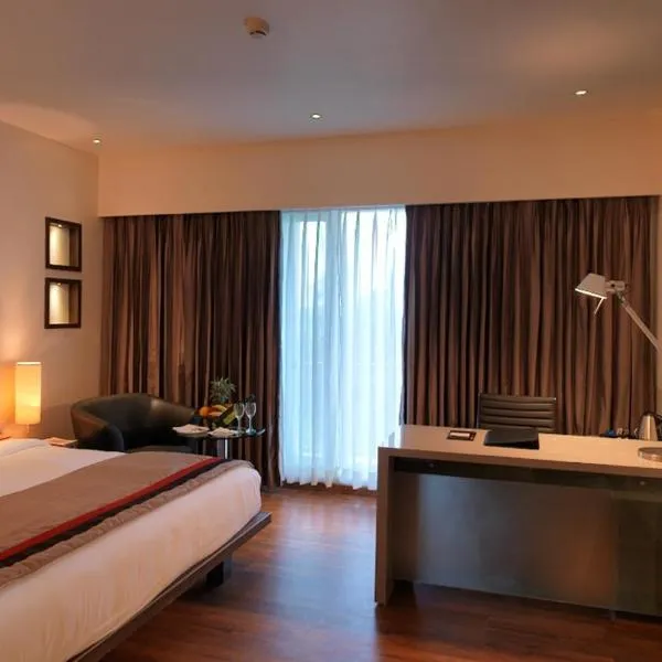 Spree Shivai Hotel Pune，位于Talegaon Dābhāde的酒店