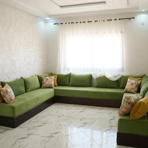 Ayour appartement，位于艾兹鲁的酒店