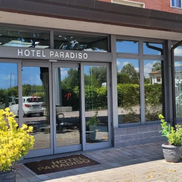 HOTEL PARADISO，位于Altedo的酒店