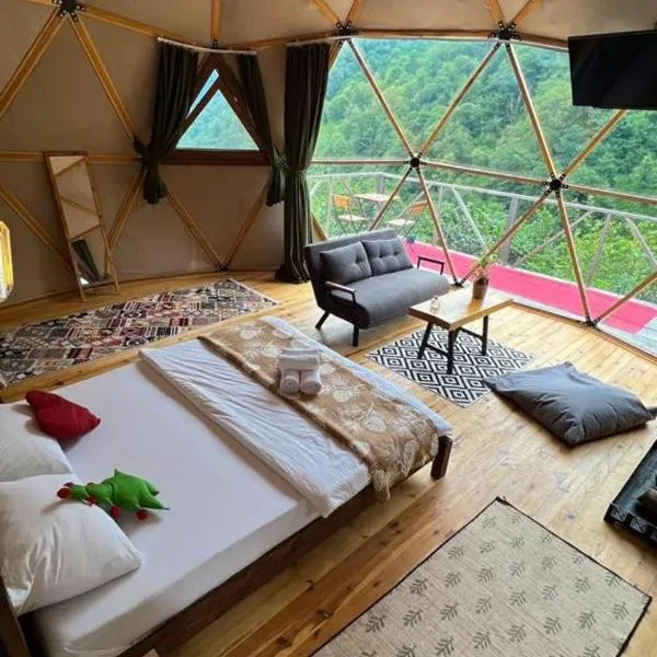 North Dome Suite Bungalov，位于里泽的酒店