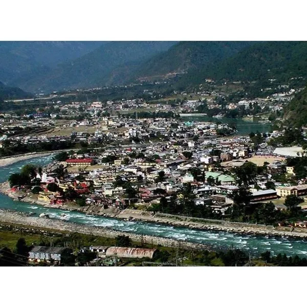 Hotel Aastha, Uttarkashi，位于Bhatwāri的酒店