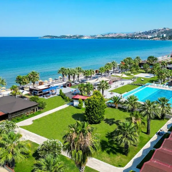 Risus Beach Resort Hotel，位于Ağaçlı的酒店