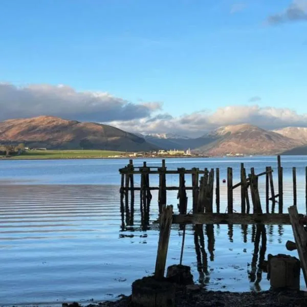 Beautiful Upper Apartment/Stunning Sea Views, Isle of Bute，位于Port Bannatyne的酒店