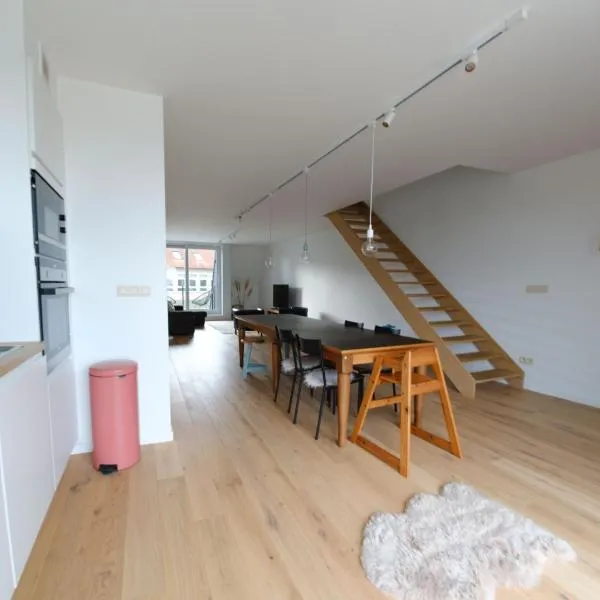 Prachtig duplex appartement met balkon te Wenduine，位于德哈恩的酒店