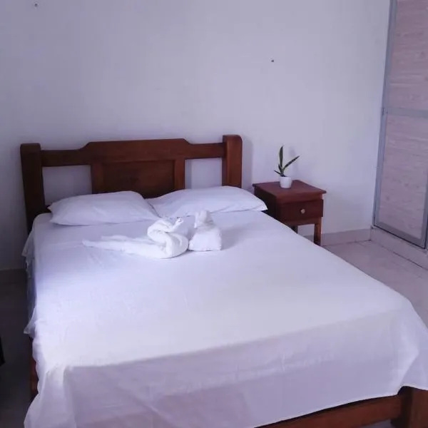 HOTEL TOURS DONDE EL PAISA, UNA CUADRA de LA PLAYA，位于El Africa的酒店