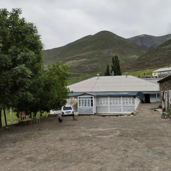 Xinaliq Qonaq Evi，位于Laza的酒店