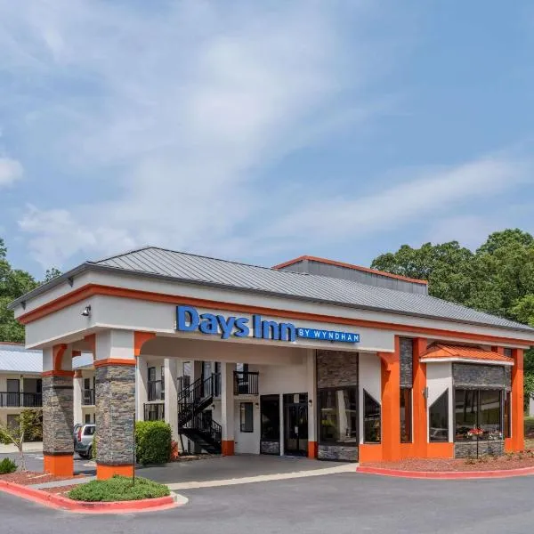 Days Inn by Wyndham Clemson，位于Walhalla的酒店