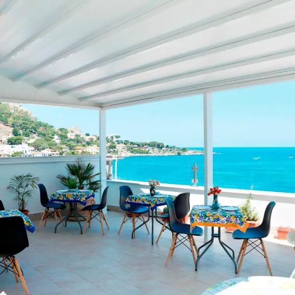 B&B Una Terrazza sul Golfo di Sferracavallo，位于斯菲拉卡瓦洛的酒店