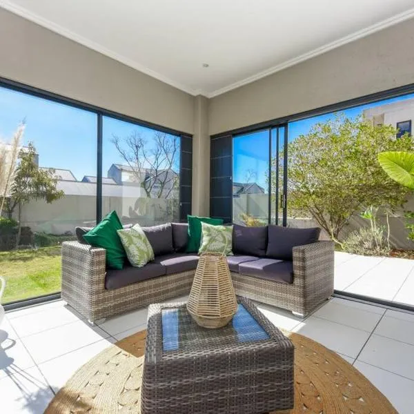 Urban Oasis - 3 Bedroom Home，位于Sandton的酒店