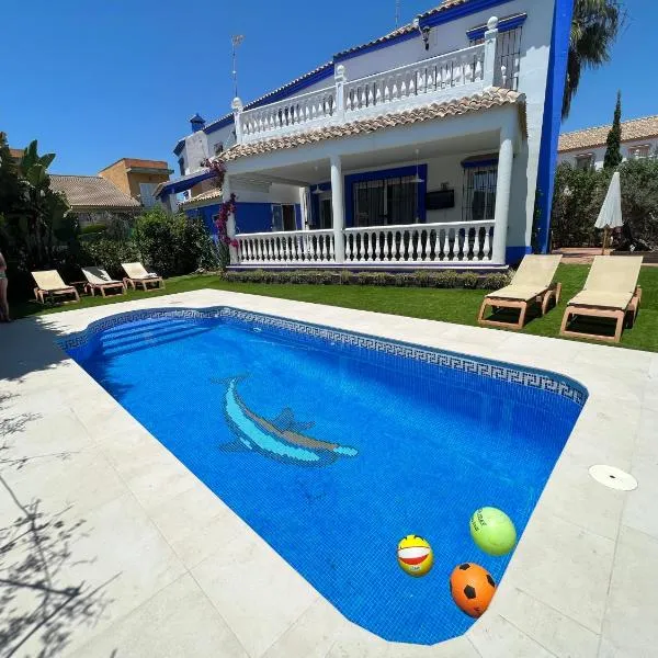 Chalet con piscina privada, parking y zona BBQ，位于卡内拉岛的酒店