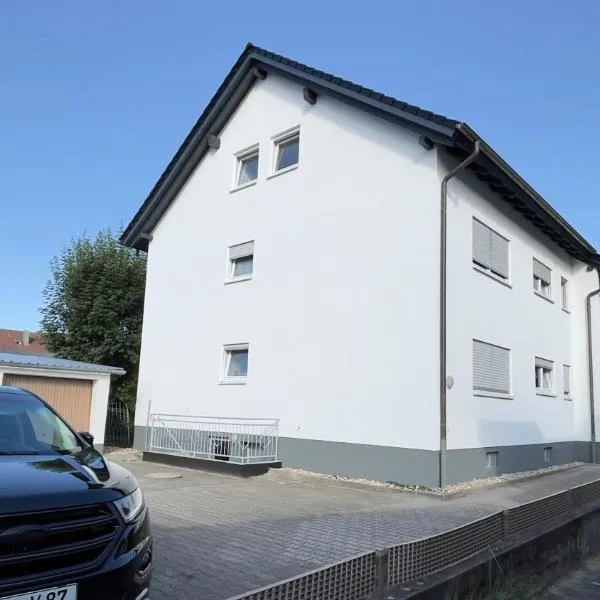 Casa Grande mit 3 Apartments，位于拉施塔特的酒店