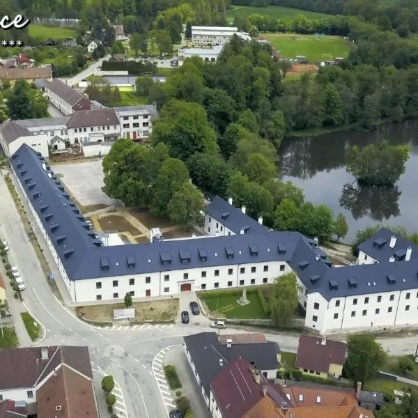 Resort Nová Včelnice，位于Jarošov nad Nežárkou的酒店