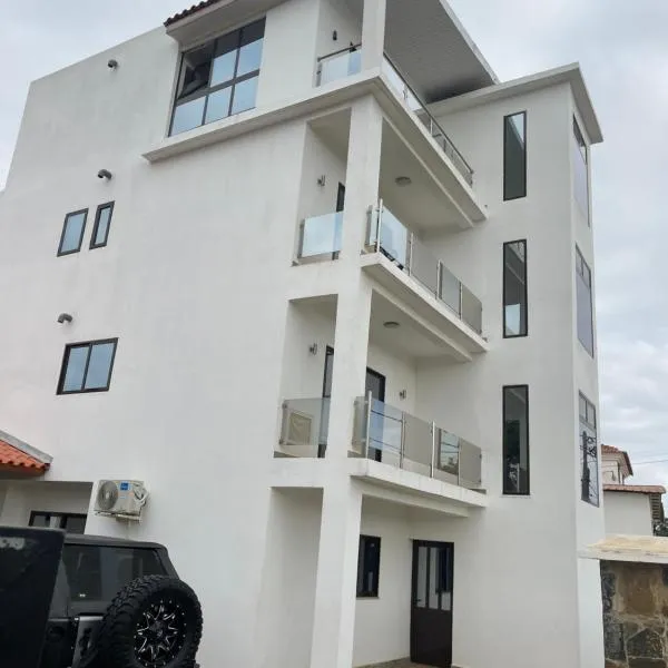 Hotel Kenito Apartamentos T1 To T3，位于圣多美的酒店
