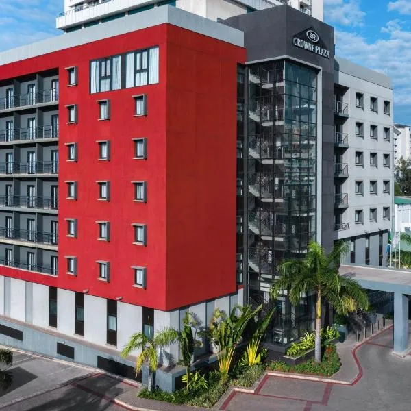 Crowne Plaza - Dar Es Salaam, an IHG Hotel，位于Mabibe的酒店