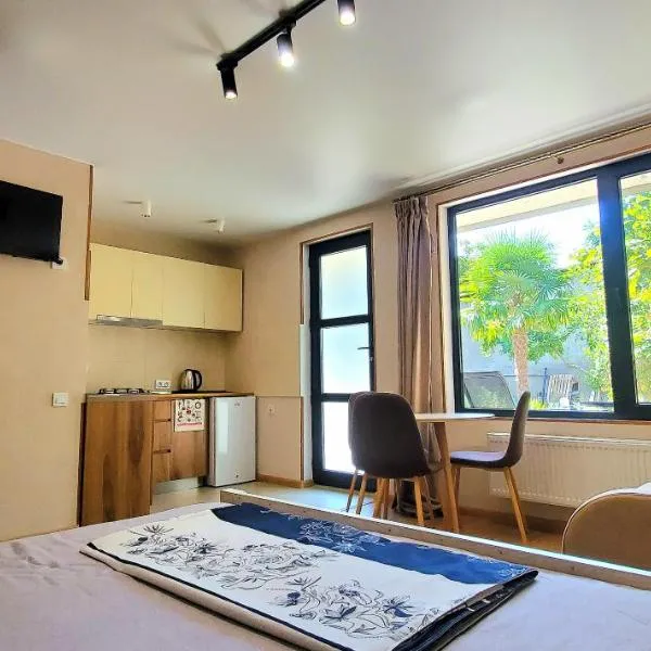 GuestRoom KOKO，位于姆茨赫塔的酒店