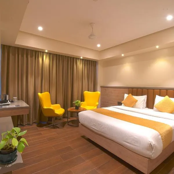 Hotel Season 4 -3-star hotel，位于Tāsgaon的酒店