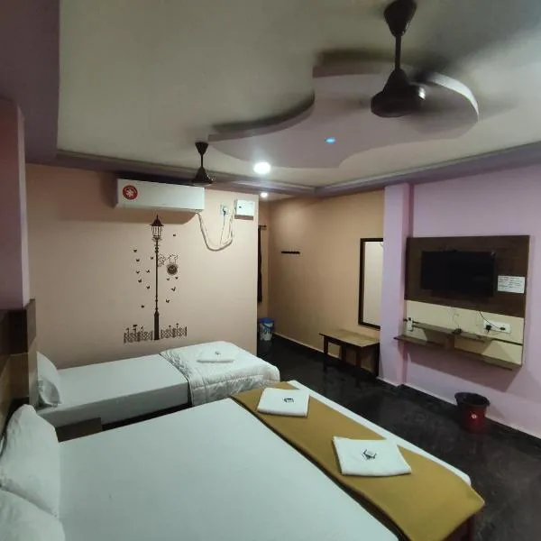 sri Murugan beach paradise hotel，位于Vasavasamudram的酒店