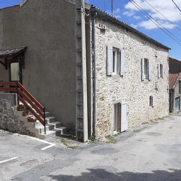 Gîte des Monts de L'Autan，位于马扎梅的酒店