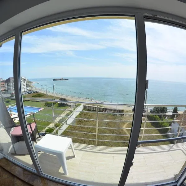 ADONIS Costinesti，位于科斯蒂内什蒂的酒店