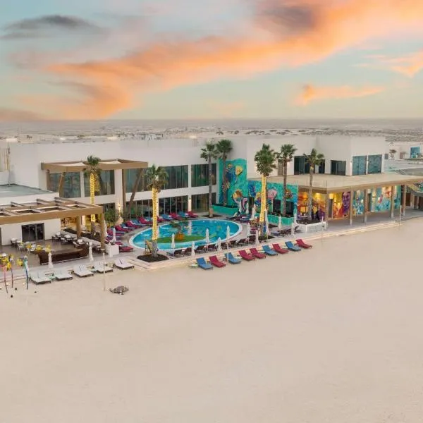 Fuwairit Kite Beach, Tapestry Collection By Hilton，位于Fuwayriţ的酒店