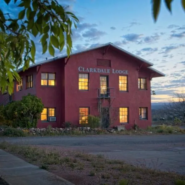 The Clarkdale Lodge，位于卡顿伍德的酒店