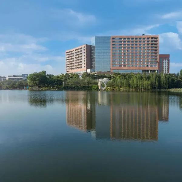 DoubleTree by Hilton Hotel Guangzhou-Science City-Free Shuttle Bus to Canton Fair Complex and Dining Offer，位于萝岗的酒店