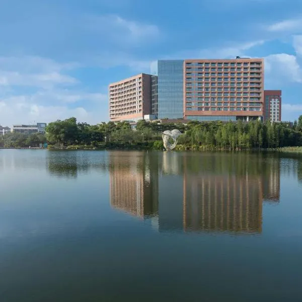 DoubleTree by Hilton Hotel Guangzhou-Science City-Free Shuttle Bus to Canton Fair Complex and Dining Offer，位于新塘的酒店