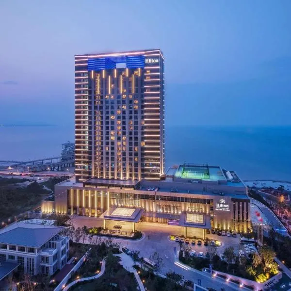 烟台金海岸希尔顿酒店 ，位于Guxian的酒店