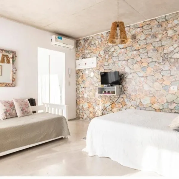 Luminoso y comfortable monoambienteA 25 minutos de Ezeiza，位于Bosques的酒店
