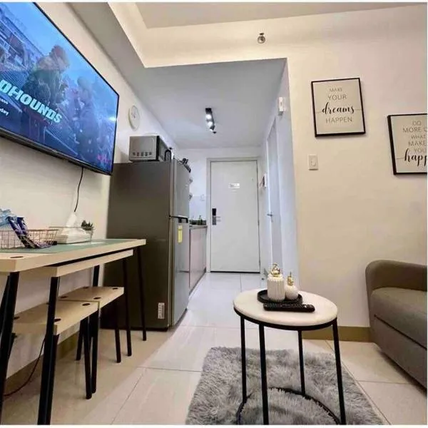 1 BR South Residences SM Southmall Netflix / Alexa，位于Las Piñas的酒店