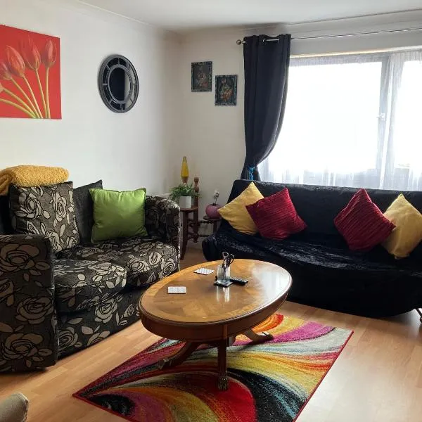 Dundee City Waterfront, 2 Bedroom 2 Bathroom Apartment - short walk to V and A, Bus & Train Stations，位于邓迪的酒店