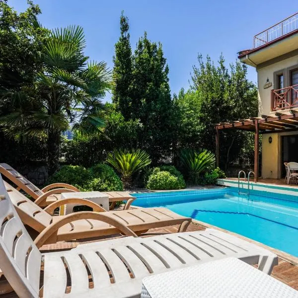 Villa w Pool and Balcony 3 min to Dalyan River，位于奥尔塔贾的酒店